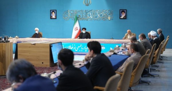 اگر حزب مقصد و معبد افراد شد قبیلهگرایی بر فضای فعالیتهای سیاسی حاکم میشود اگر حزب مقصد و معبد افراد شد قبیلهگرایی بر فضای فعالیتهای سیاسی حاکم میشود