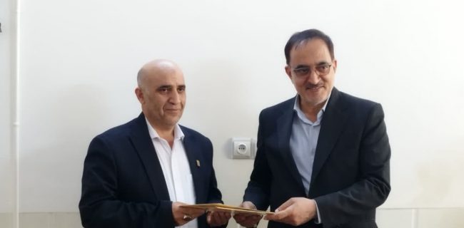 تقدیر مدیرکل آموزش و پرورش یزد از جانباز دفاع مقدس تقدیر مدیرکل آموزش و پرورش یزد از جانباز دفاع مقدس